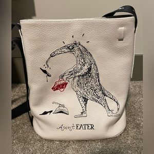 Min and Mon Aunt Eater purse